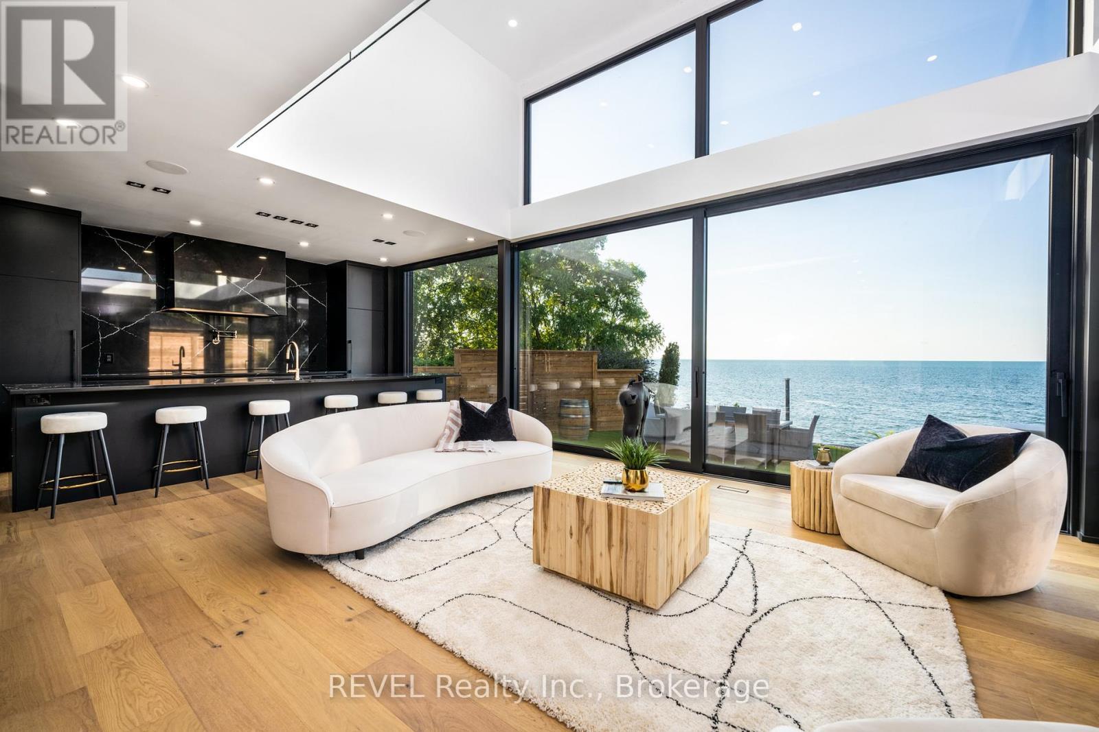 6 Firelane 11A Street, Niagara-On-The-Lake (Lakeshore), ON - Indoor Photo Showing Living Room