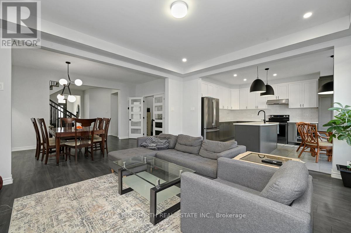 Living Room - 45 Mudminnow Crescent, Ottawa, ON - Indoor Photo Showing Living Room