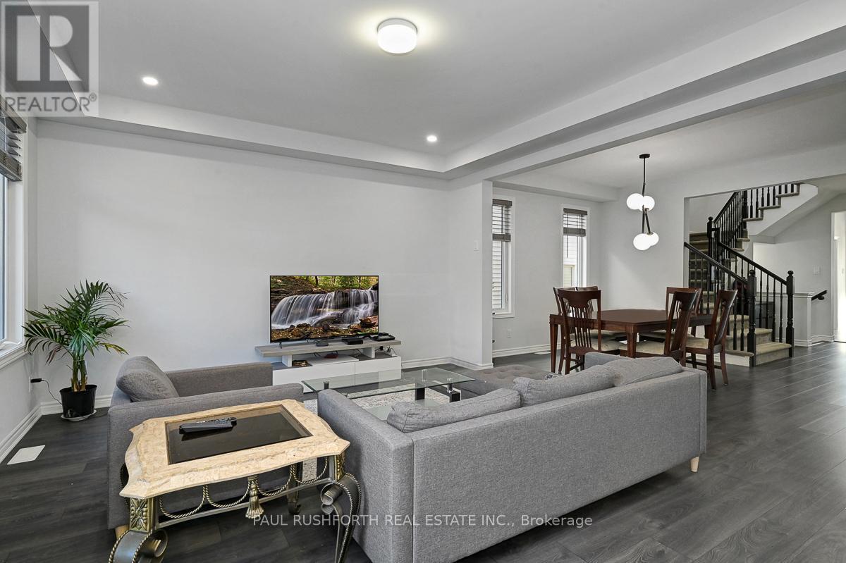 Living Room - 45 Mudminnow Crescent, Ottawa, ON - Indoor Photo Showing Living Room
