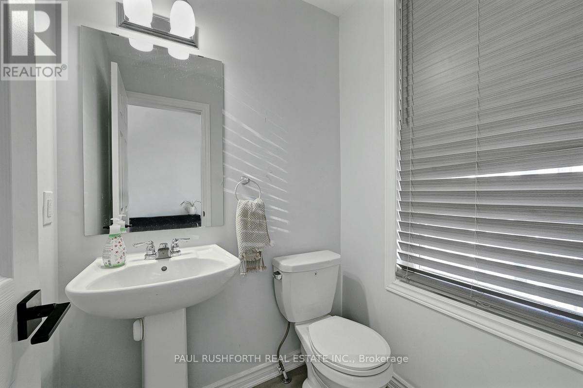 2pc Powder Room - 45 Mudminnow Crescent, Ottawa, ON - Indoor Photo Showing Bathroom