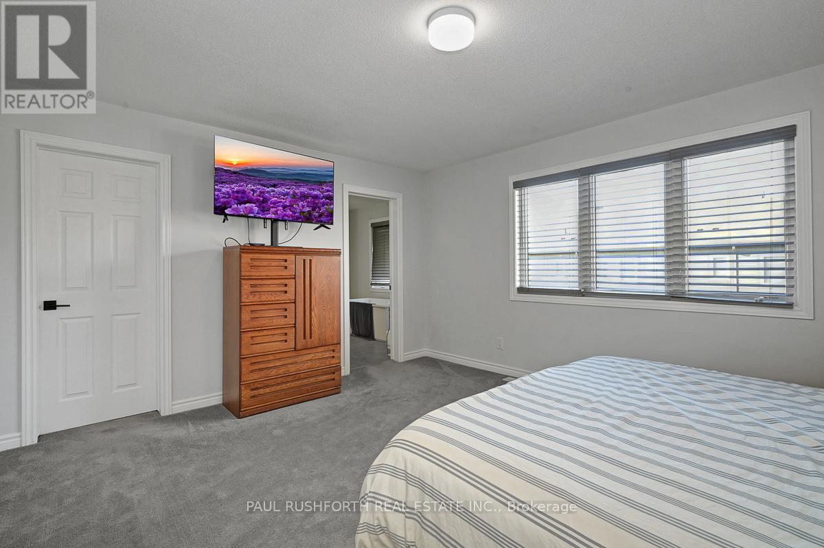 Primary Bedroom - 45 Mudminnow Crescent, Ottawa, ON - Indoor Photo Showing Bedroom