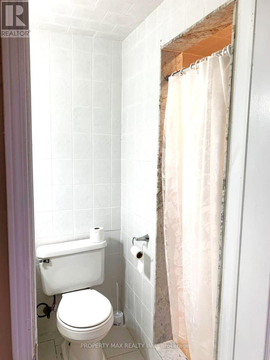 Bsmt - 24 White Tail Crescent, Brampton, ON - Indoor Photo Showing Bathroom