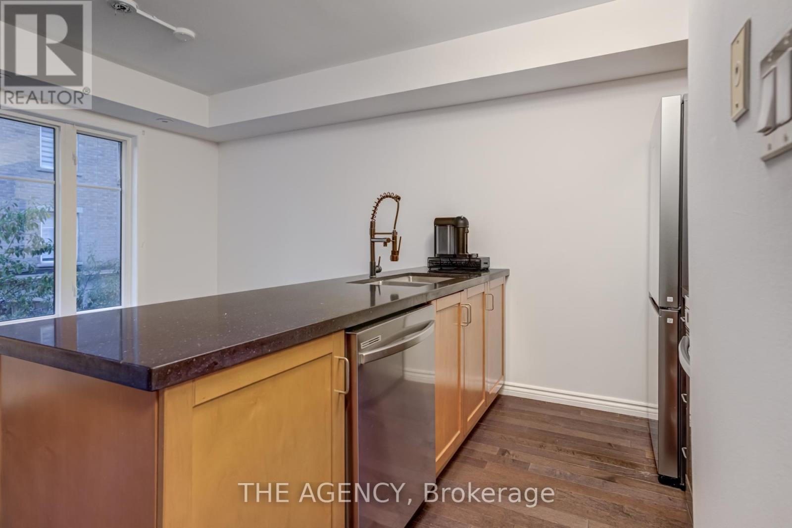 1039 - 54 East Liberty Street, Toronto, ON - Indoor