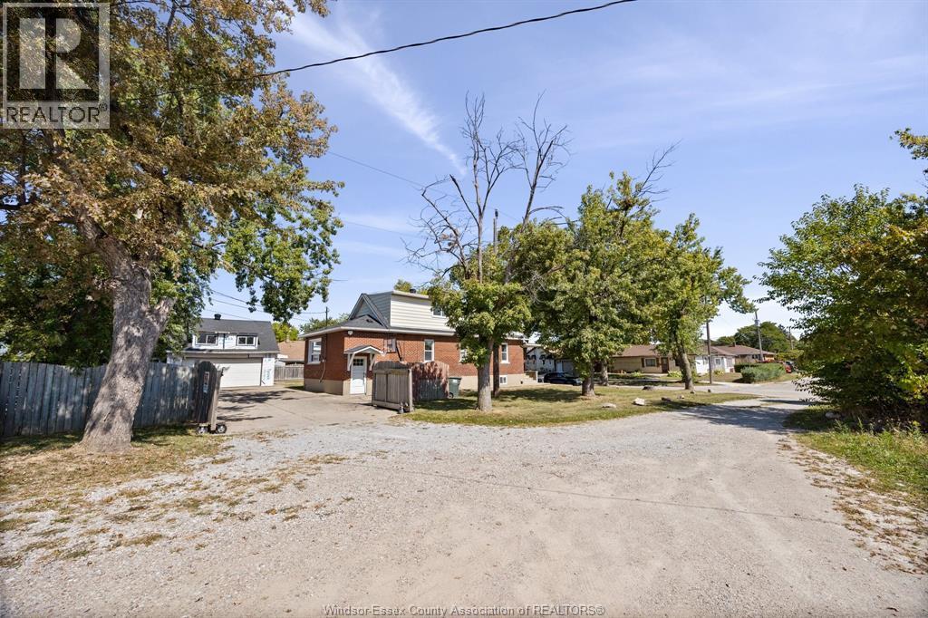 2699 Alexis, Windsor, ON - Outdoor