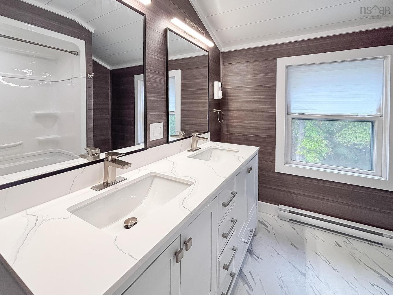 186 Dufferin Street, Bridgewater, NS