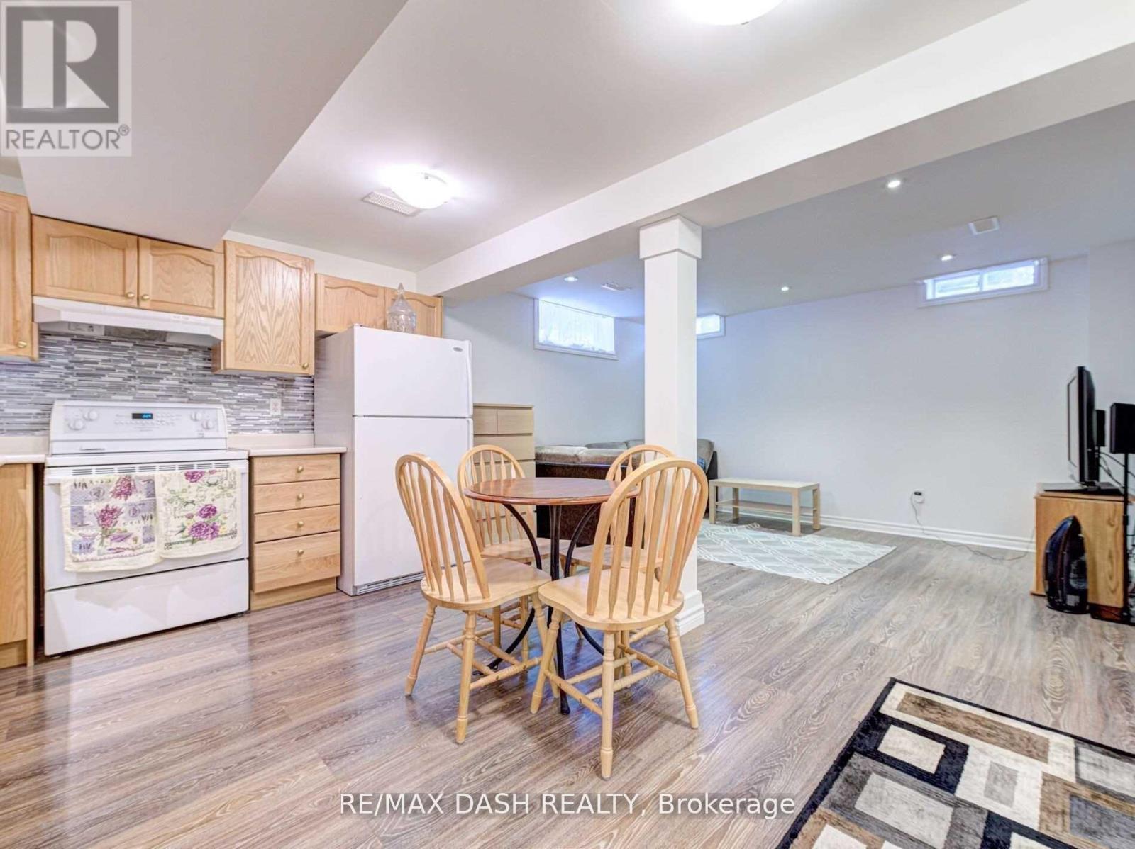 Lower - 14 Ness Road, Brampton, ON - Indoor Photo Showing Kitchen
