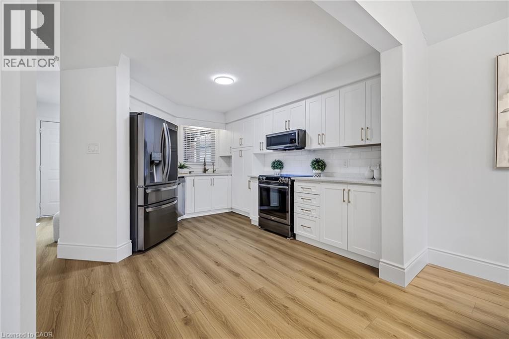96 Marl Meadow Drive, Kitchener, ON - Indoor Photo Showing Kitchen