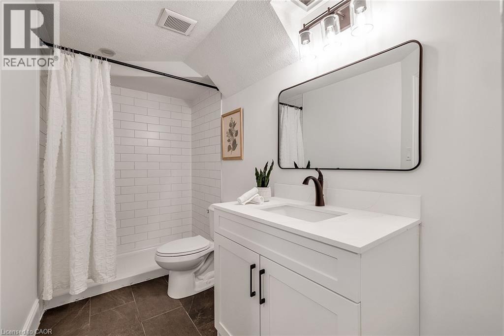 96 Marl Meadow Drive, Kitchener, ON - Indoor Photo Showing Bathroom