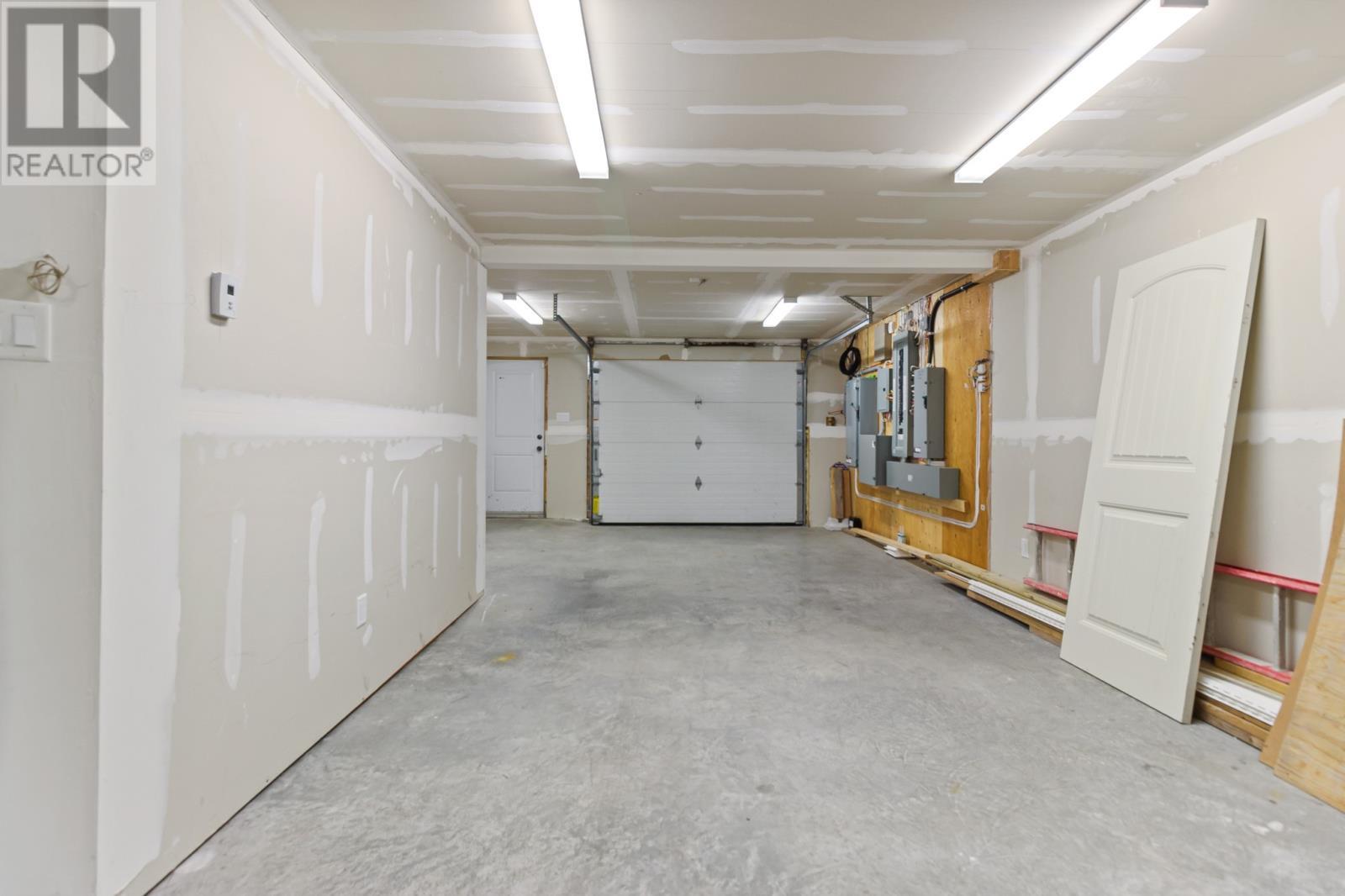 8 Harvey Place, Bay Bulls, NL - Indoor Photo Showing Garage