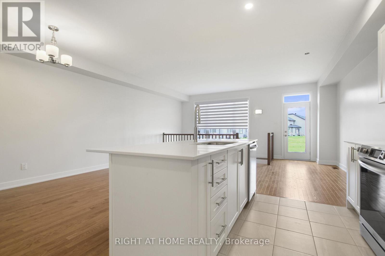 534 Corretto Place, Ottawa, ON - Indoor Photo Showing Kitchen