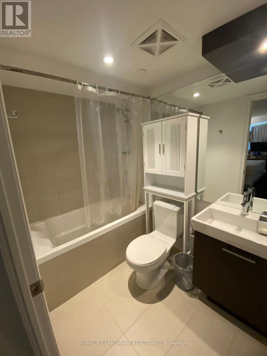 1708 - 386 Yonge Street, Toronto, ON - Indoor Photo Showing Bathroom