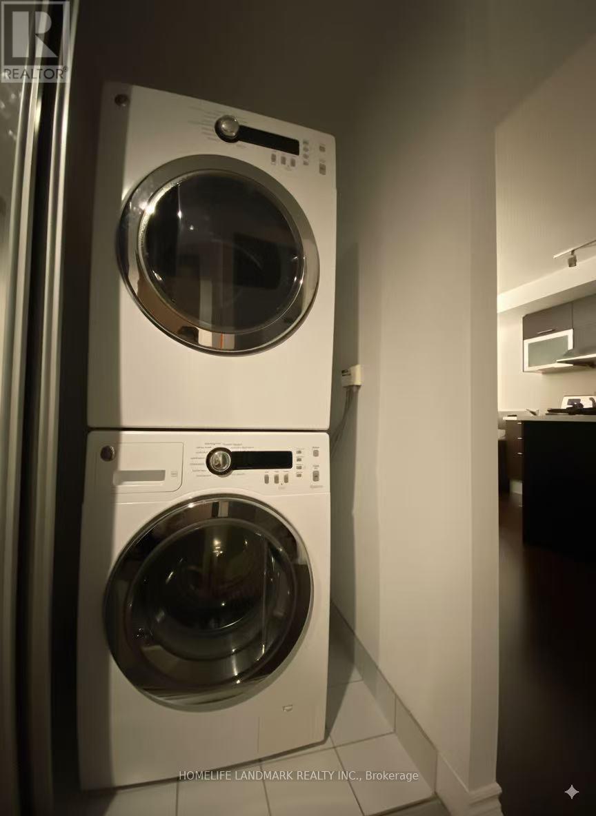 1708 - 386 Yonge Street, Toronto, ON - Indoor Photo Showing Laundry Room