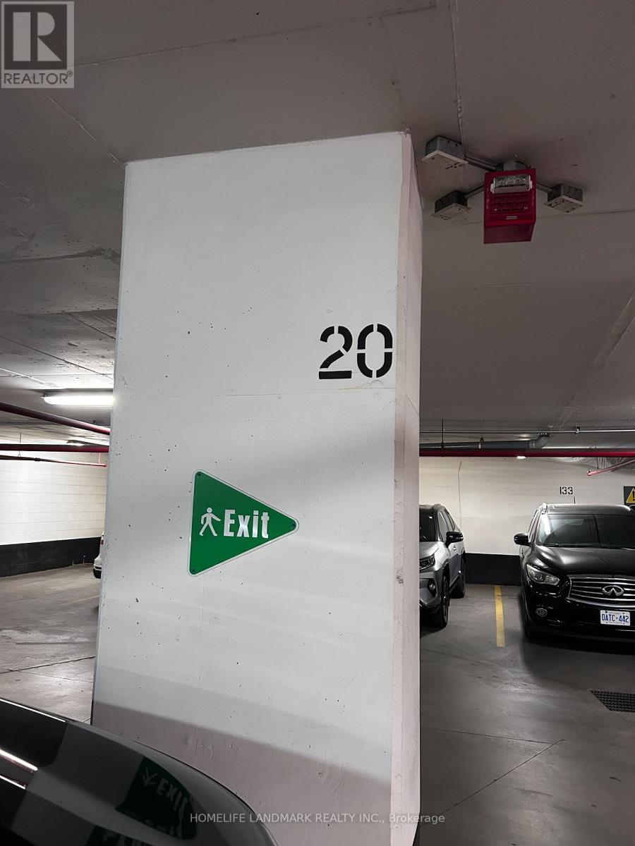 1708 - 386 Yonge Street, Toronto, ON - Indoor Photo Showing Garage