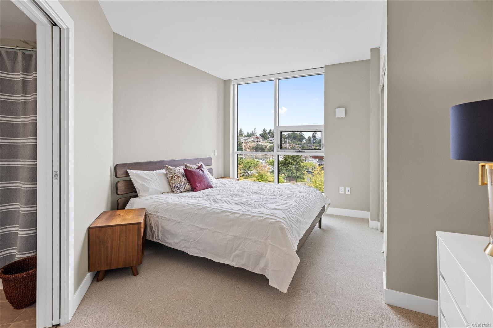 202-3529 Dolphin Dr, Nanoose Bay, BC - Indoor Photo Showing Bedroom