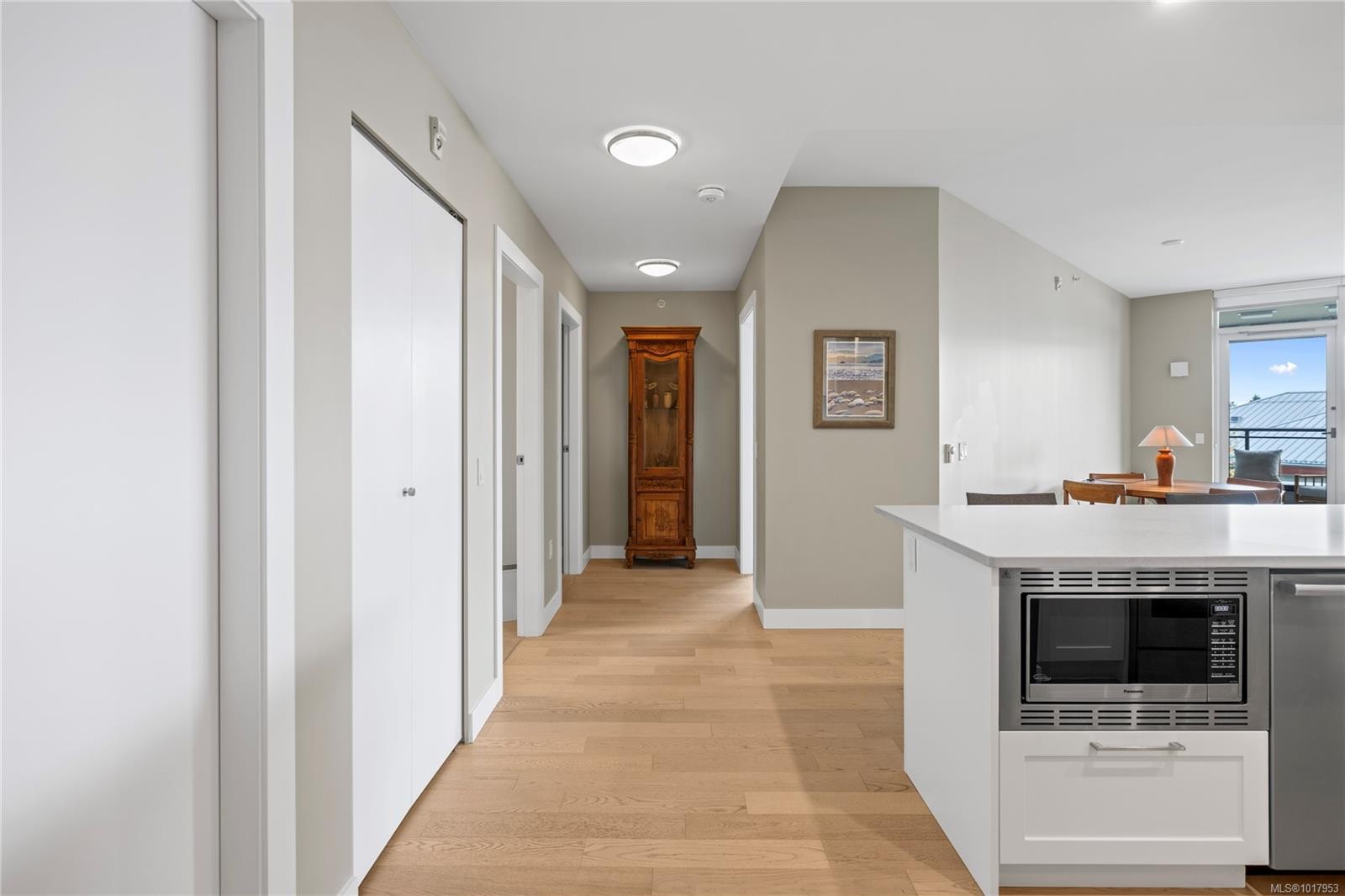 202-3529 Dolphin Dr, Nanoose Bay, BC - Indoor Photo Showing Kitchen