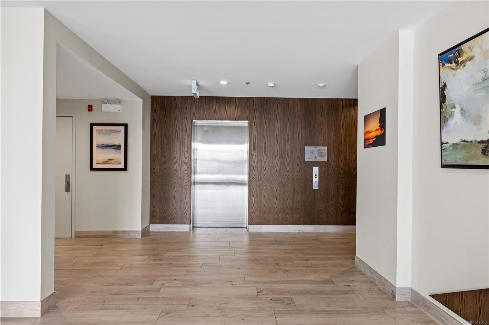 202-3529 Dolphin Dr, Nanoose Bay, BC - Indoor Photo Showing Other Room