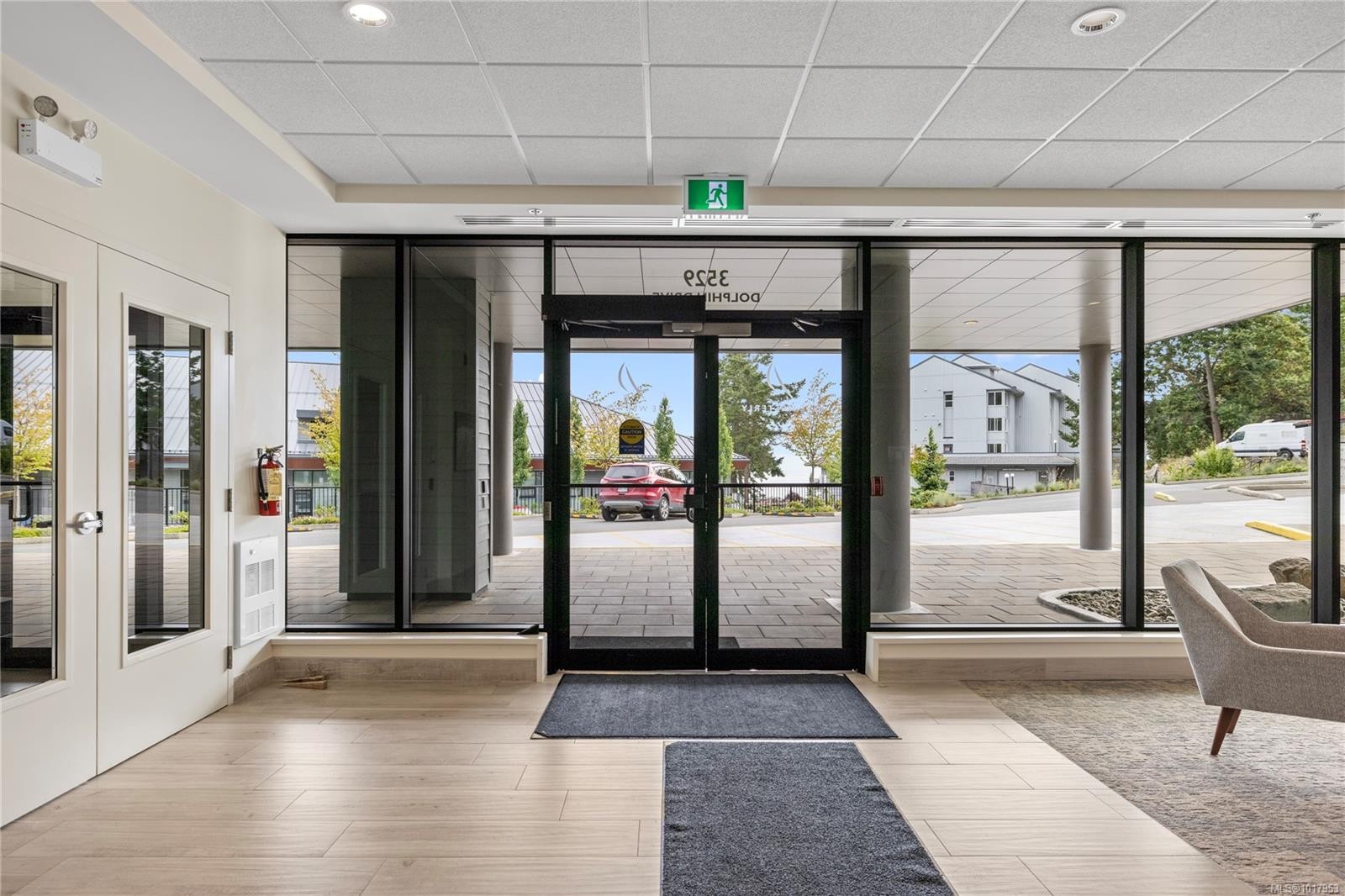 202-3529 Dolphin Dr, Nanoose Bay, BC - Indoor Photo Showing Other Room