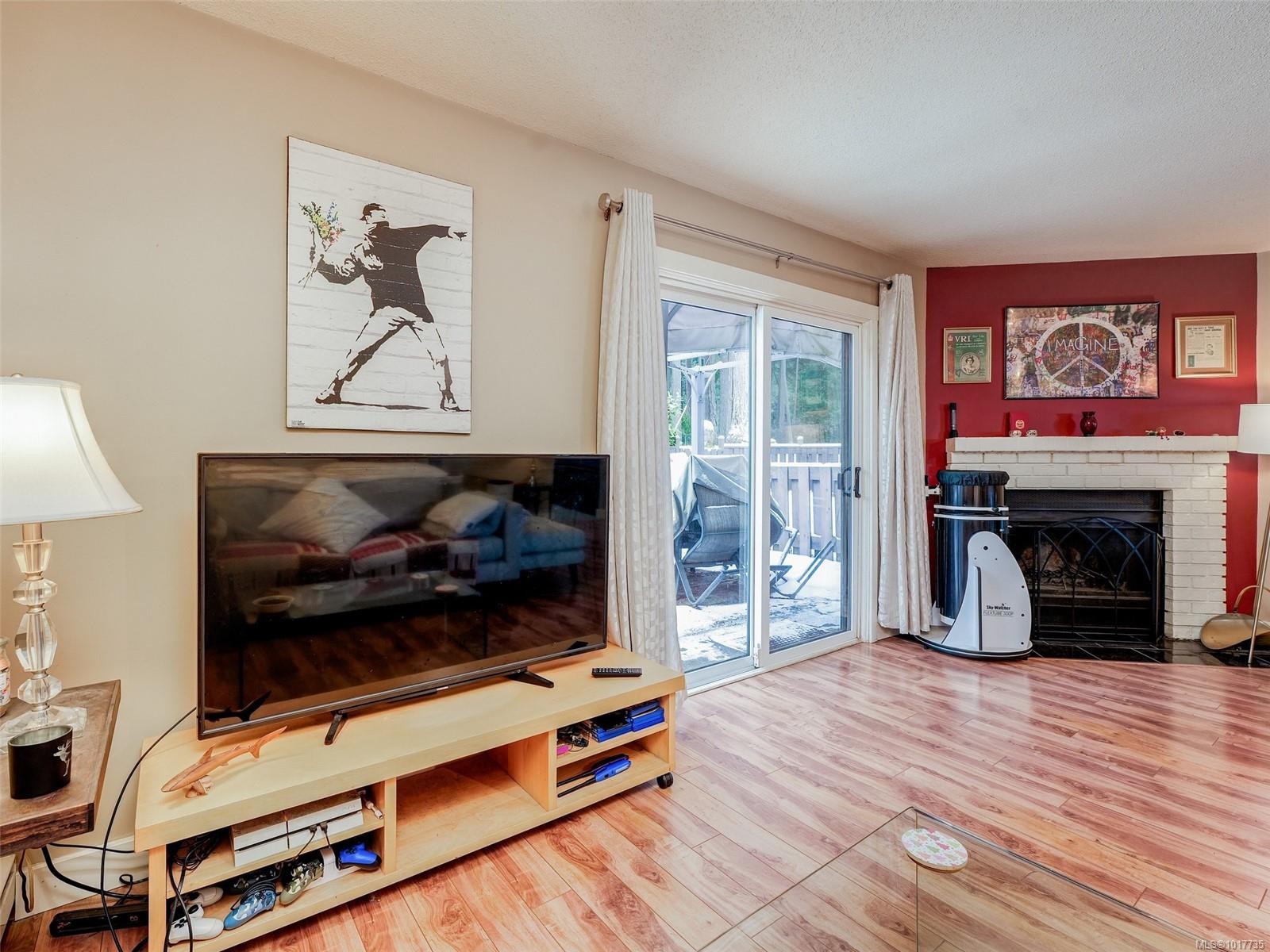 4-379 Wale Rd, Colwood, BC