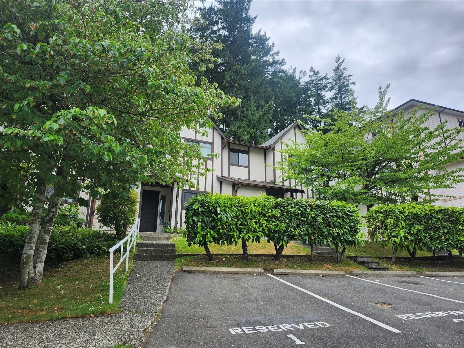 4-379 Wale Rd, Colwood, BC