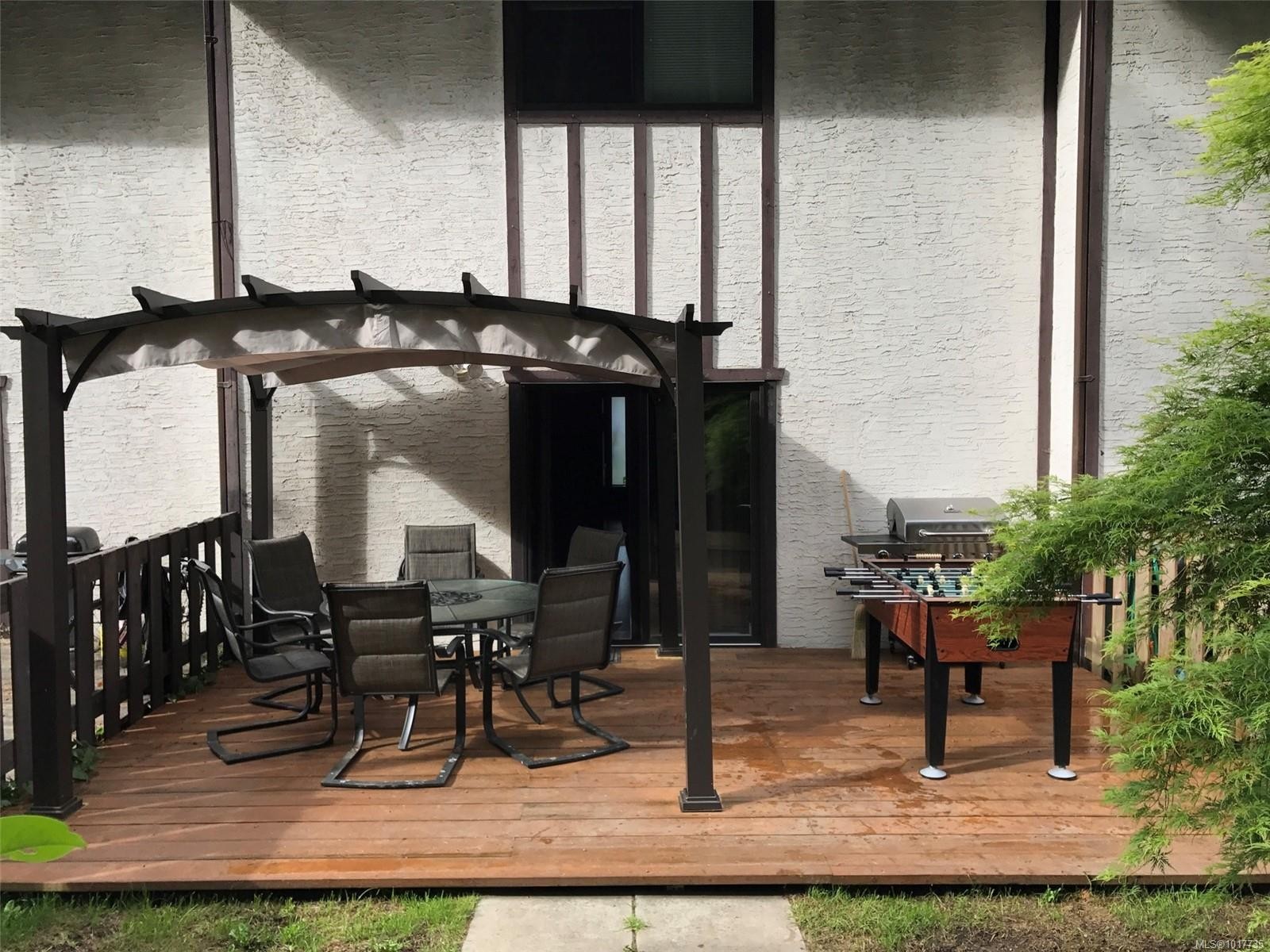 4-379 Wale Rd, Colwood, BC