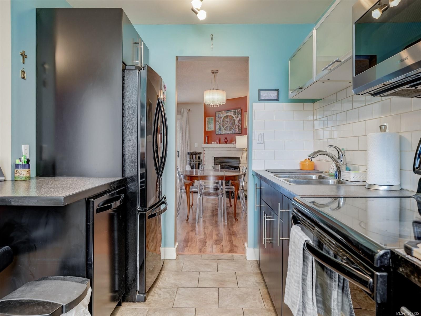 4-379 Wale Rd, Colwood, BC