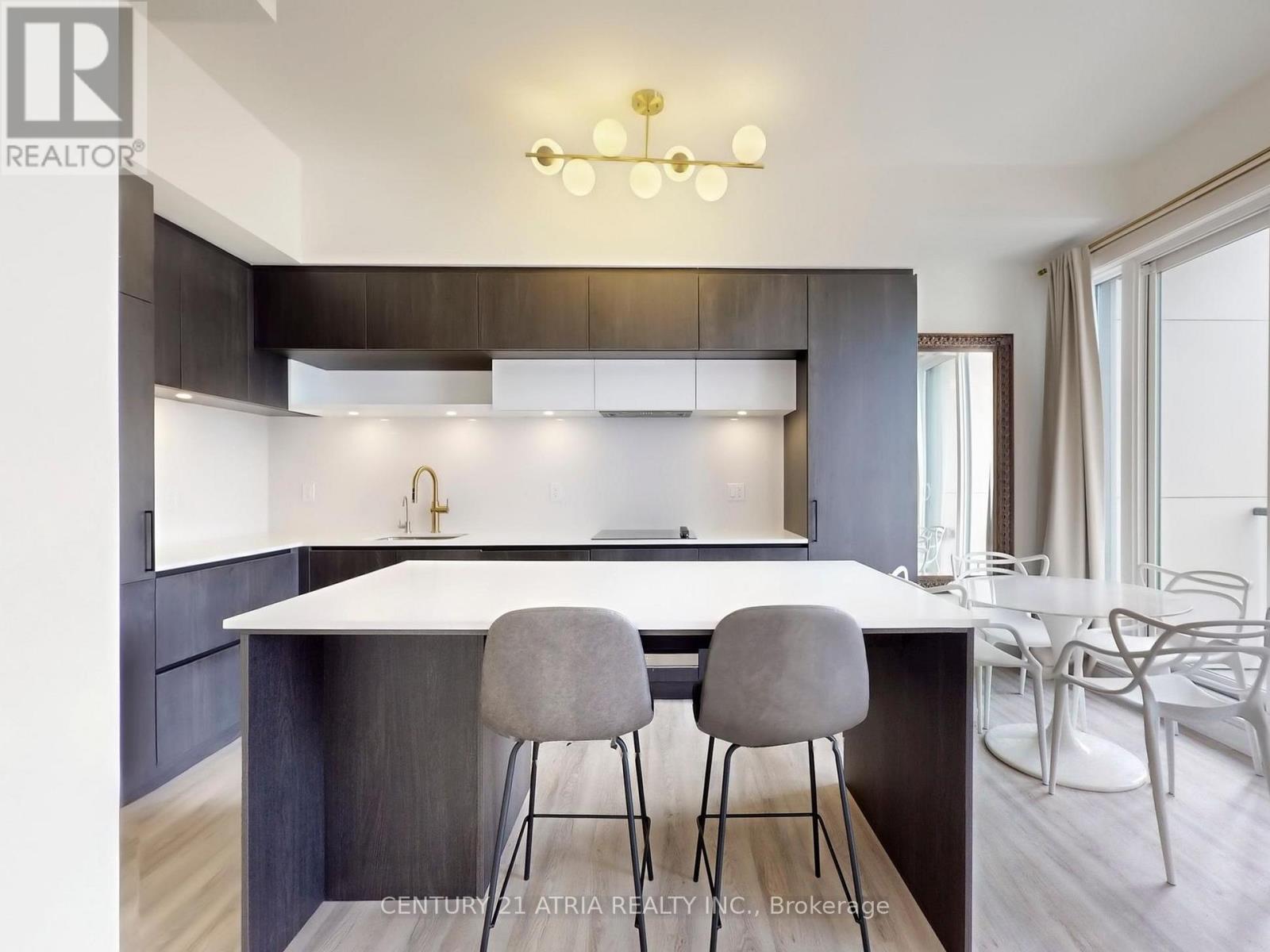 216 - 8 Steckley House Lane, Richmond Hill, ON - Indoor Photo Showing Kitchen With Upgraded Kitchen