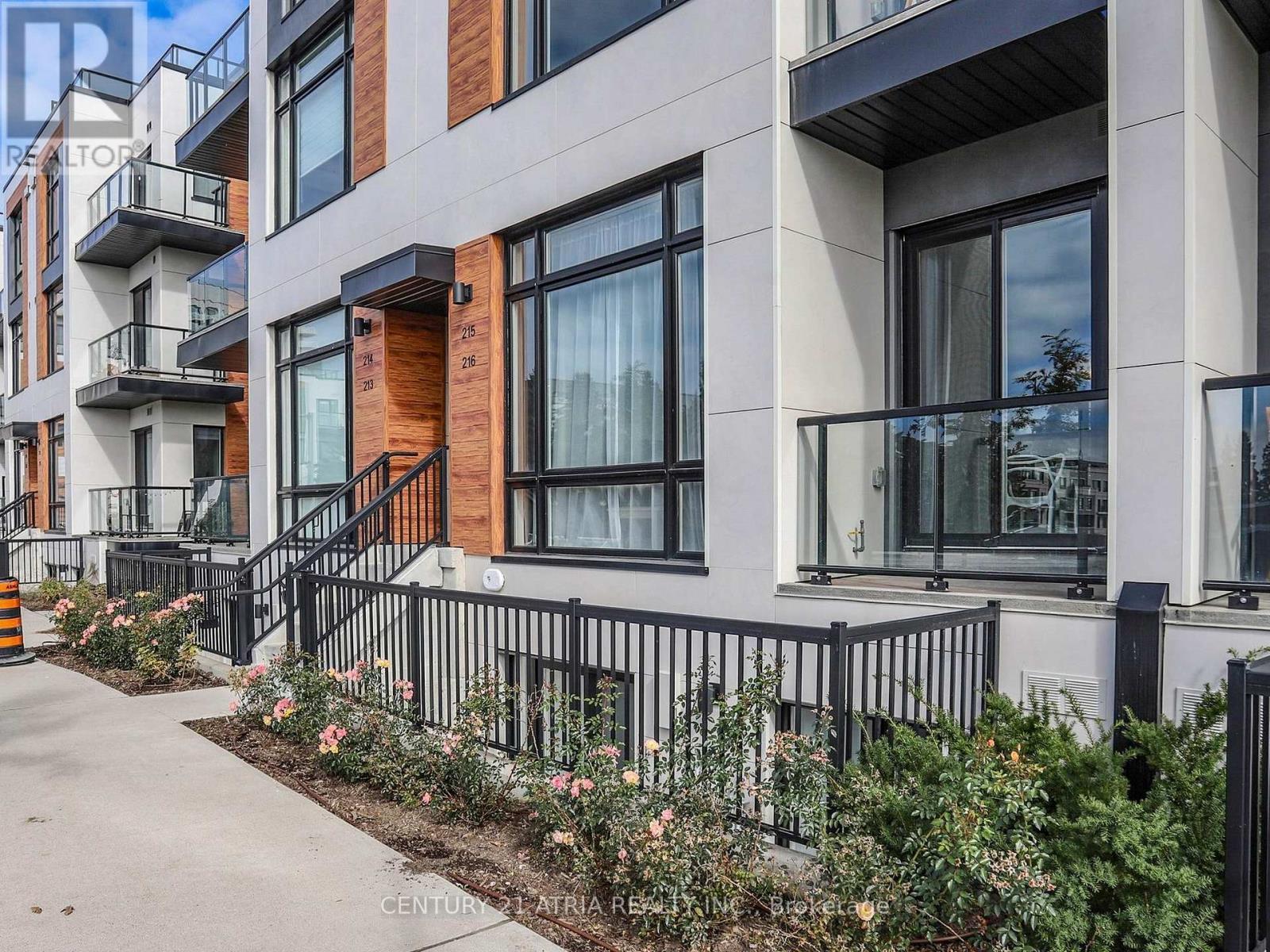 216 - 8 Steckley House Lane, Richmond Hill, ON - Outdoor