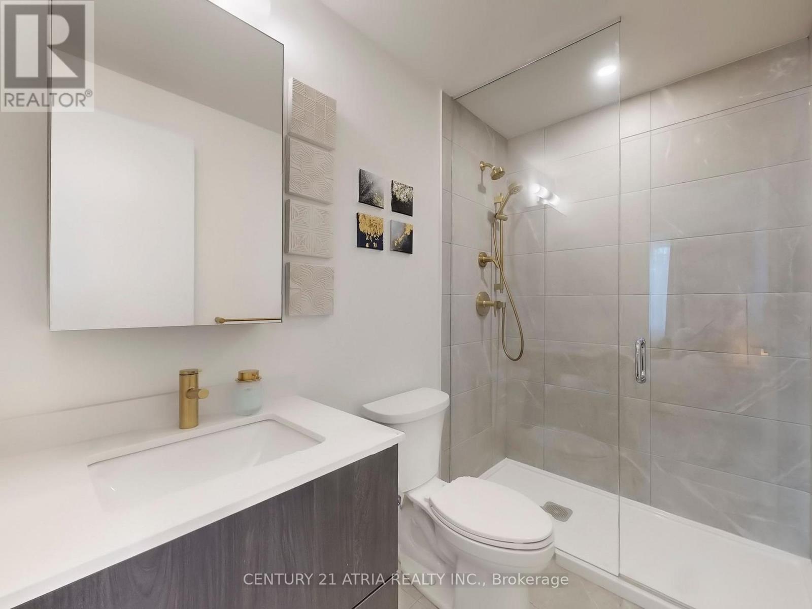 216 - 8 Steckley House Lane, Richmond Hill, ON - Indoor Photo Showing Bathroom