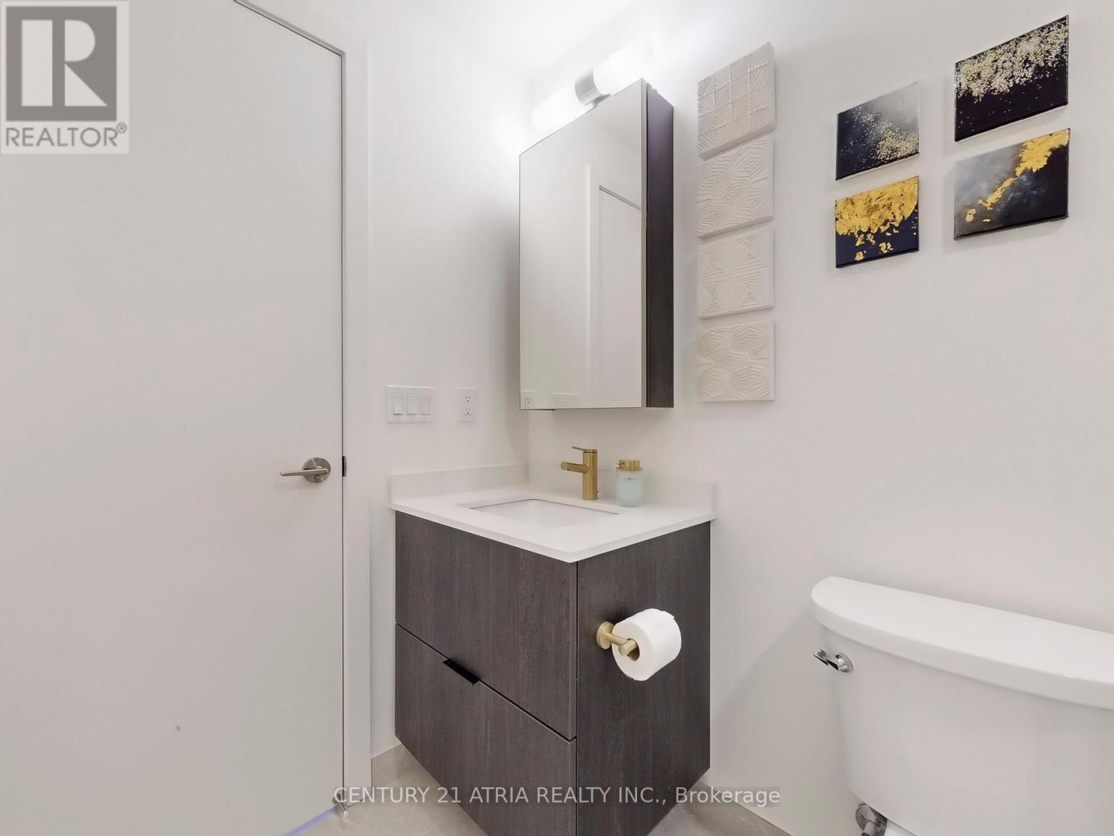 216 - 8 Steckley House Lane, Richmond Hill, ON - Indoor Photo Showing Bathroom