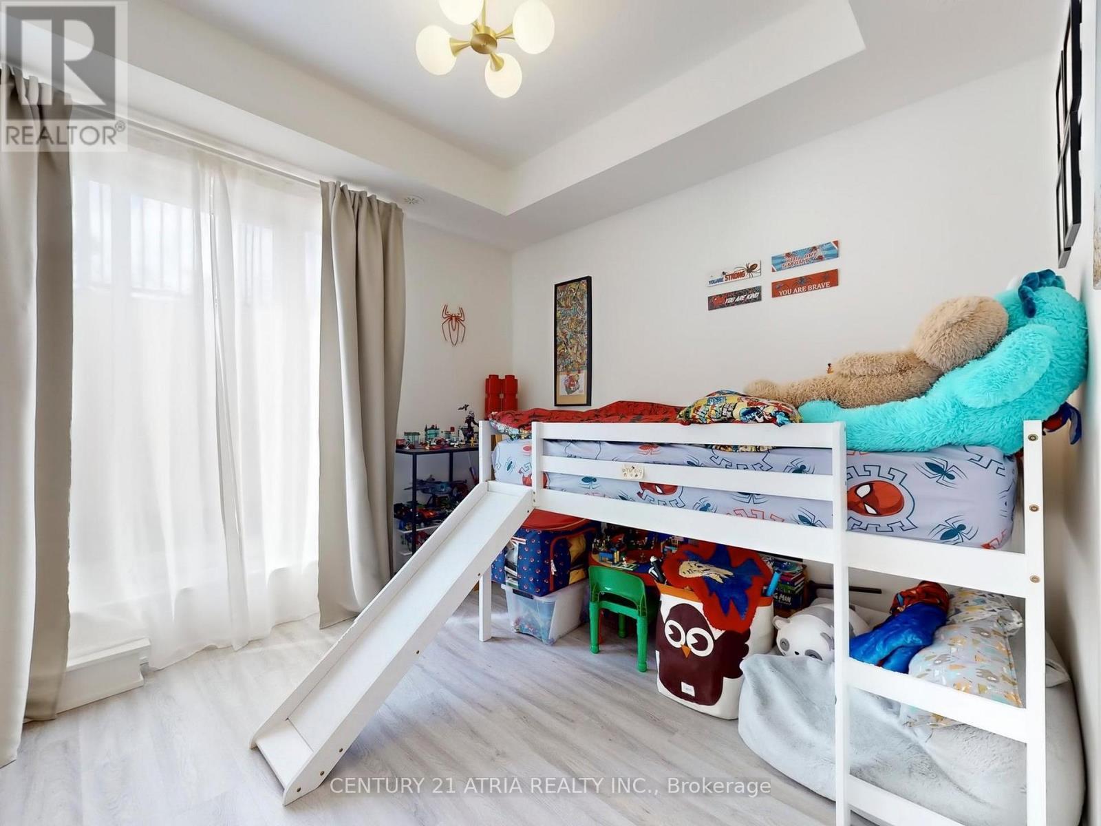 216 - 8 Steckley House Lane, Richmond Hill, ON - Indoor Photo Showing Bedroom