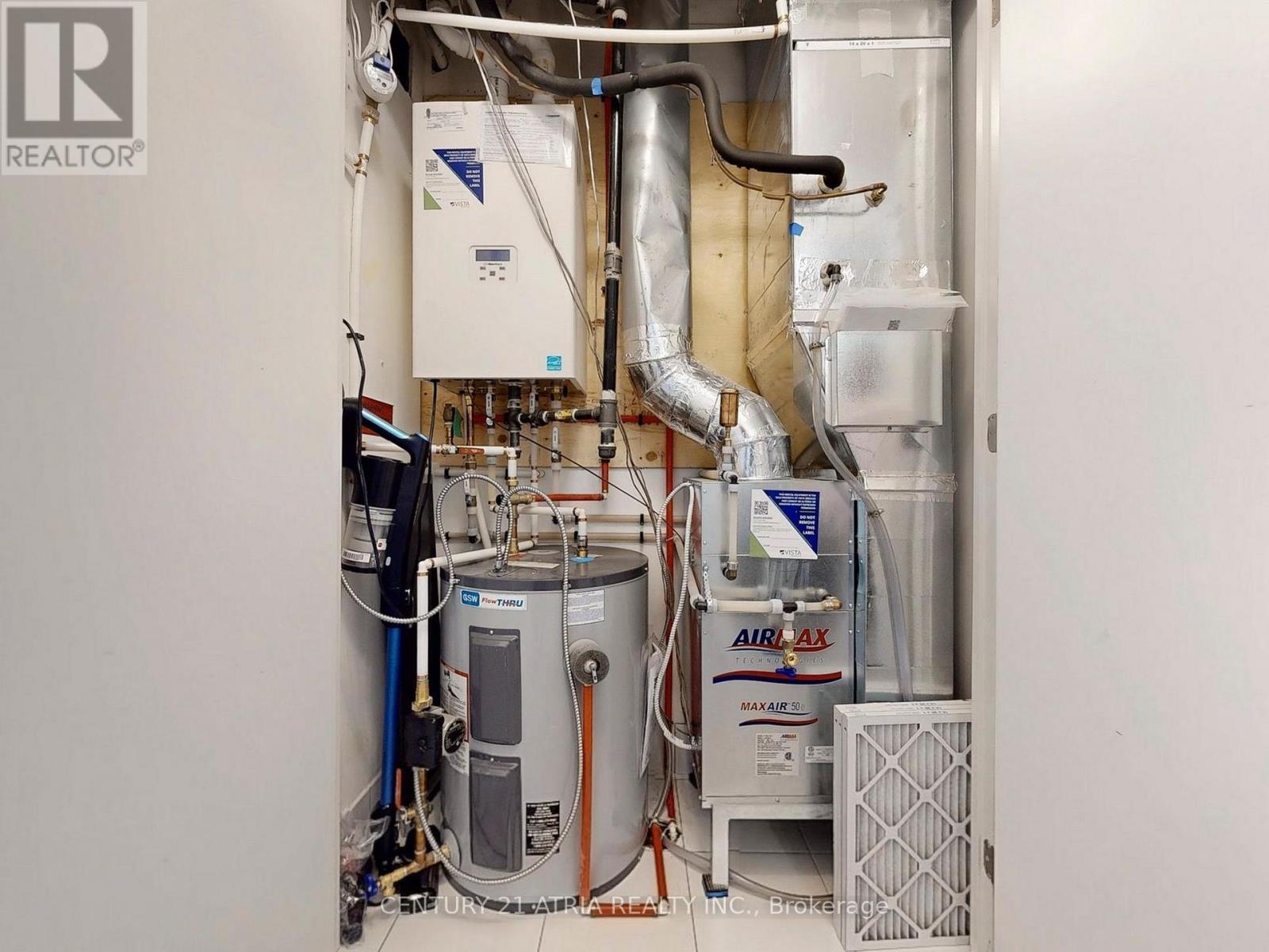 216 - 8 Steckley House Lane, Richmond Hill, ON - Indoor Photo Showing Basement