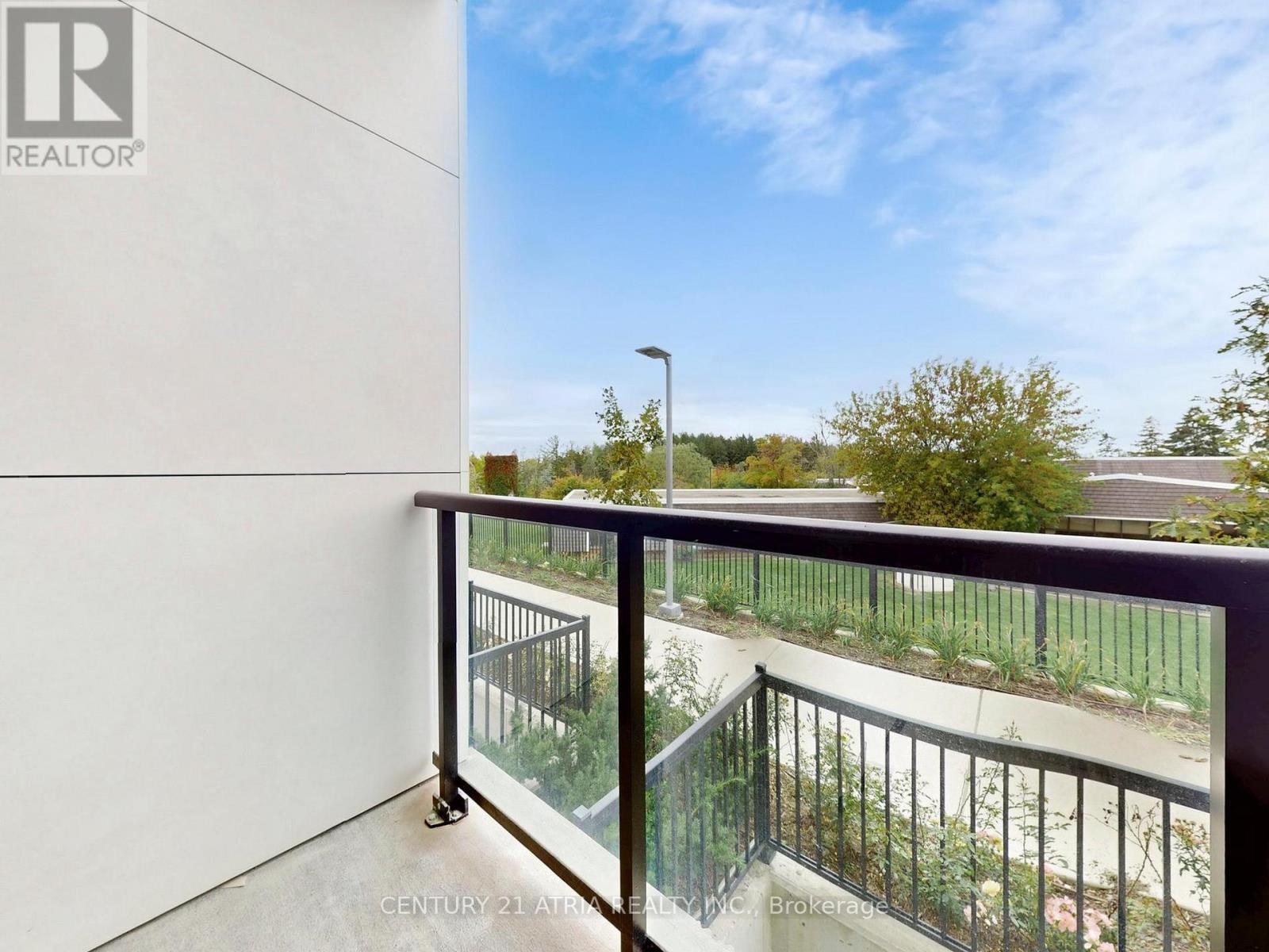 216 - 8 Steckley House Lane, Richmond Hill, ON - Outdoor