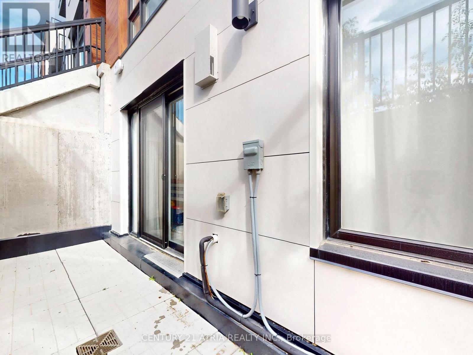 216 - 8 Steckley House Lane, Richmond Hill, ON - Outdoor With Exterior