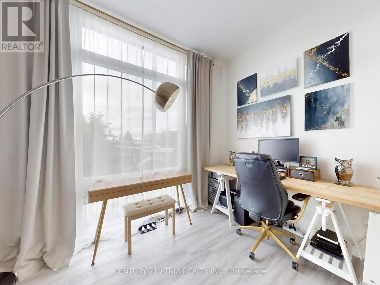 216 - 8 Steckley House Lane, Richmond Hill, ON - Indoor Photo Showing Office