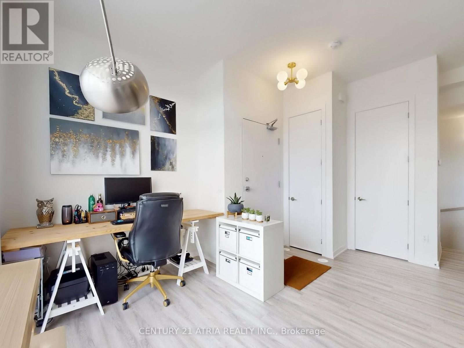 216 - 8 Steckley House Lane, Richmond Hill, ON - Indoor Photo Showing Office