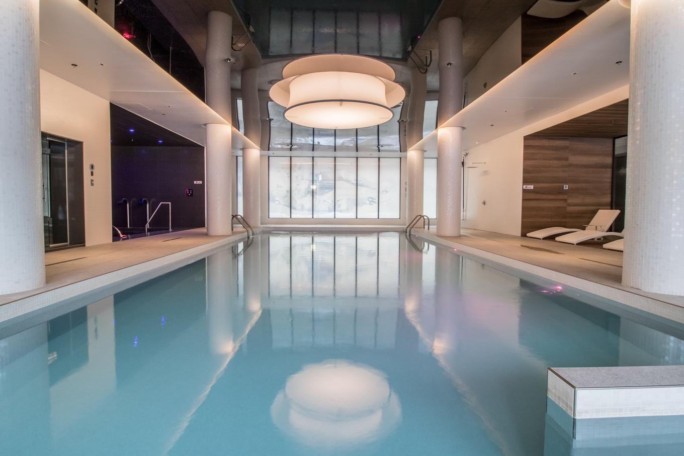 Pool - 707-1000 Rue Ottawa, Montréal (Le Sud-Ouest), QC - Indoor Photo Showing Other Room With In Ground Pool