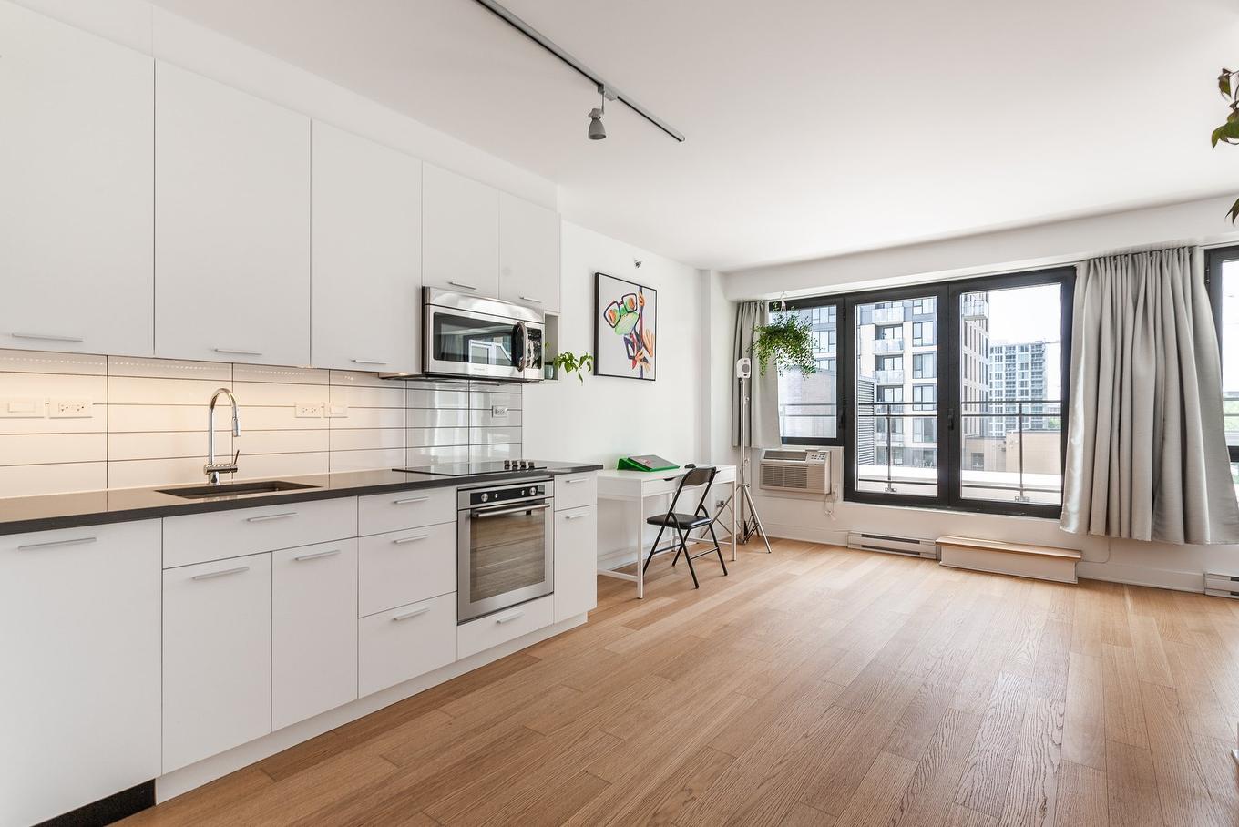 Overall view - 707-1000 Rue Ottawa, Montréal (Le Sud-Ouest), QC - Indoor Photo Showing Kitchen With Upgraded Kitchen