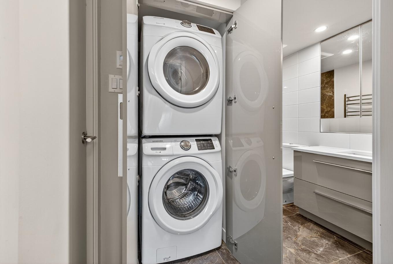 Salle de lavage - 1601-100 Rue Berlioz, Montréal (Verdun/Île-Des-Soeurs), QC - Indoor Photo Showing Laundry Room
