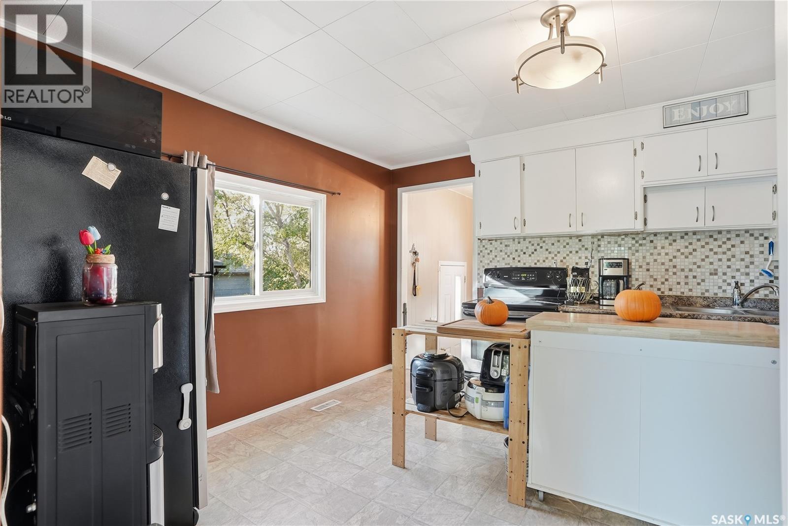 620 Miles Street, Asquith, SK - Indoor Photo Showing Kitchen