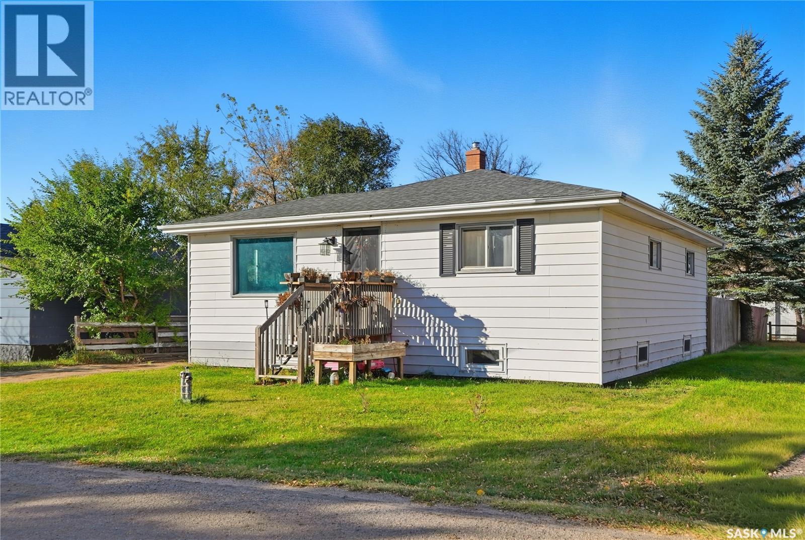 620 Miles Street, Asquith, SK - Outdoor