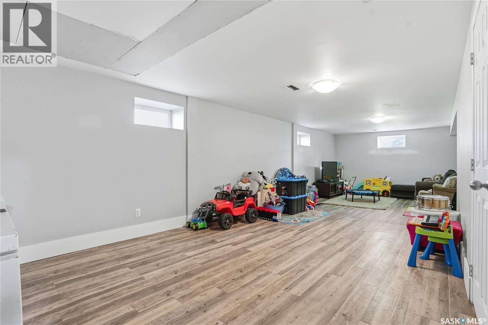 620 Miles Street, Asquith, SK - Indoor