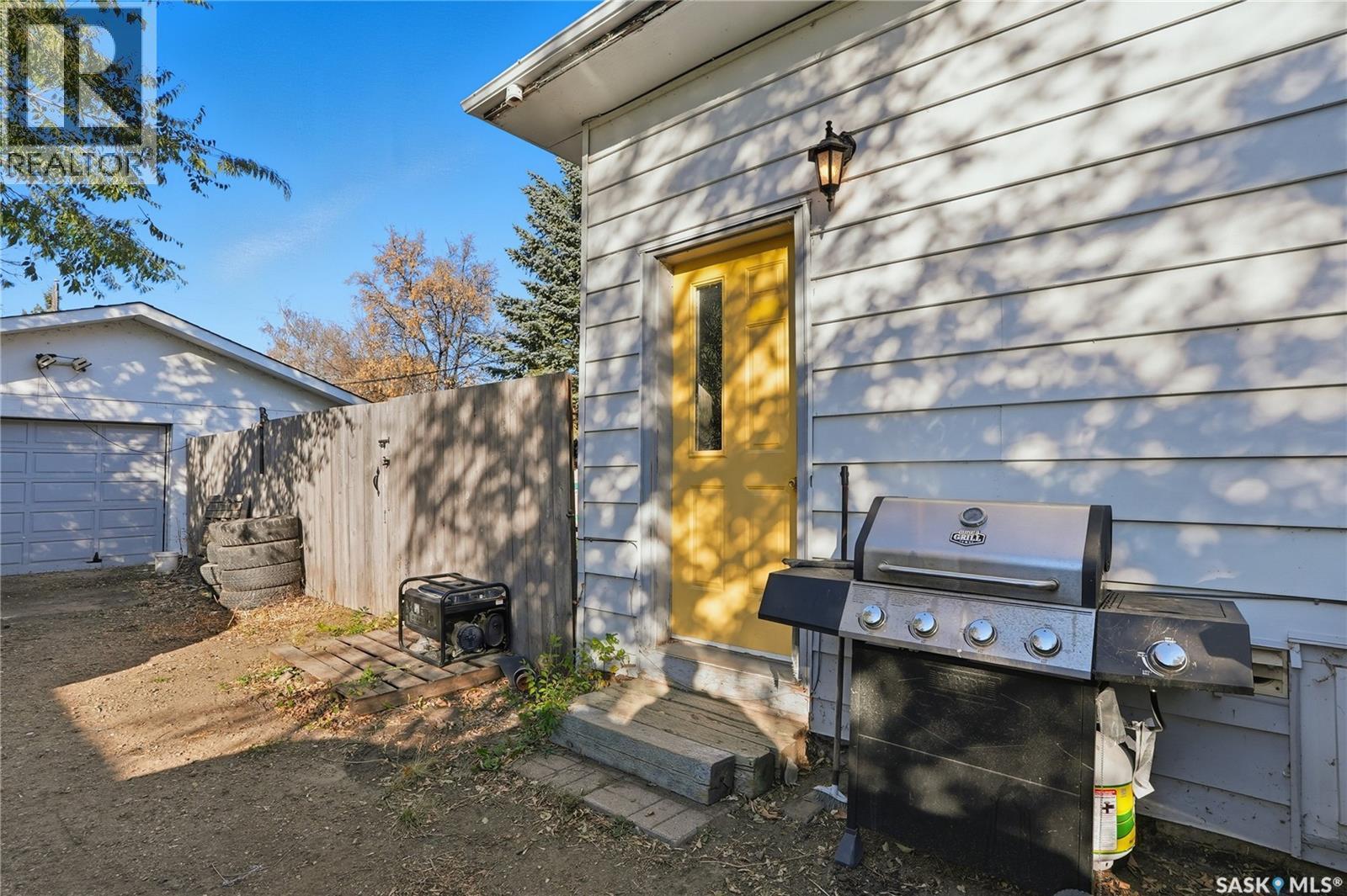 620 Miles Street, Asquith, SK - Outdoor