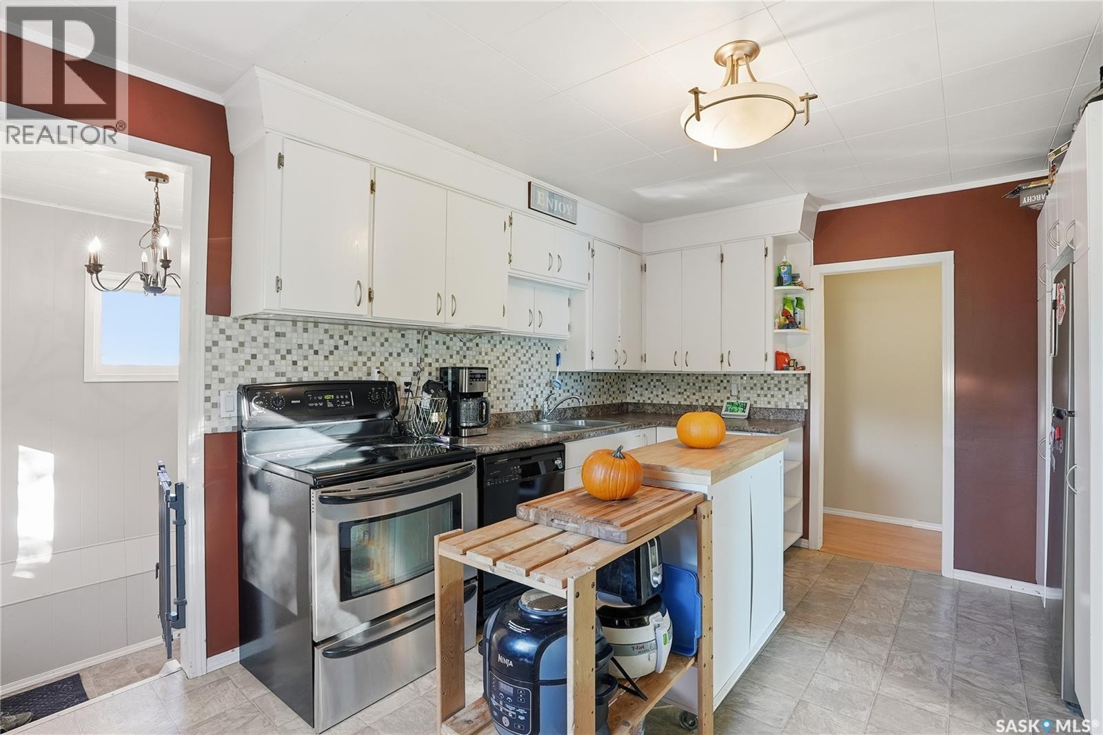 620 Miles Street, Asquith, SK - Indoor Photo Showing Kitchen