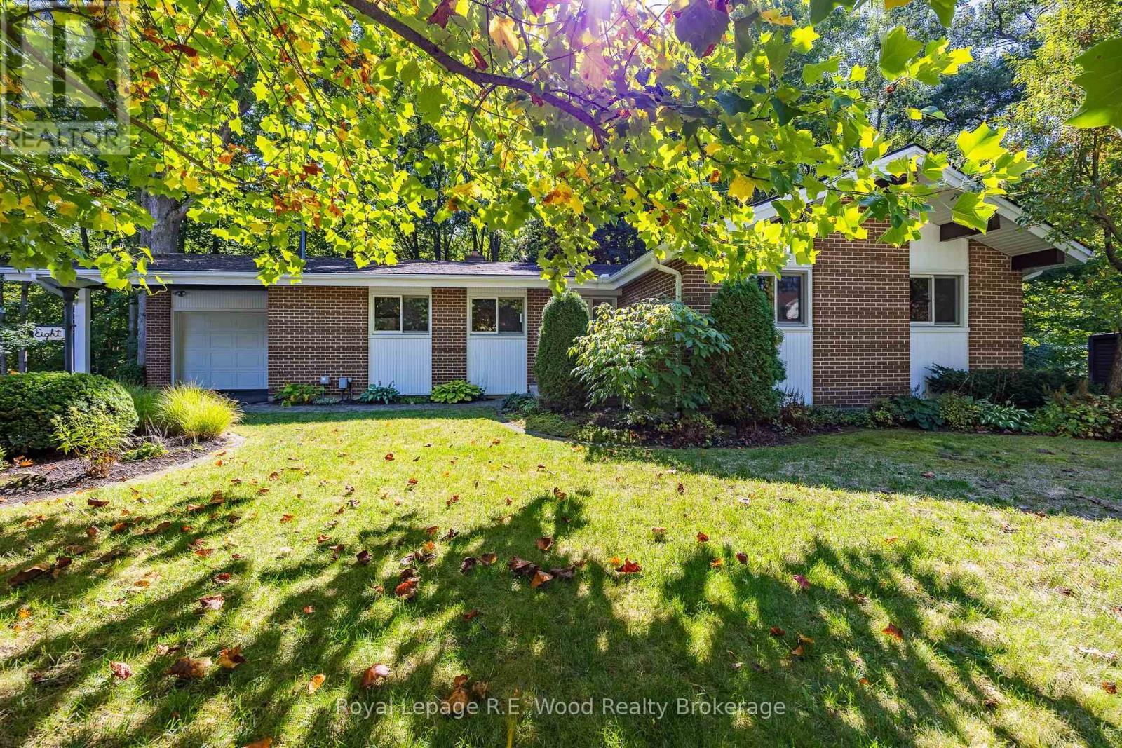 8 Highland Drive, Tillsonburg, ON - Outdoor