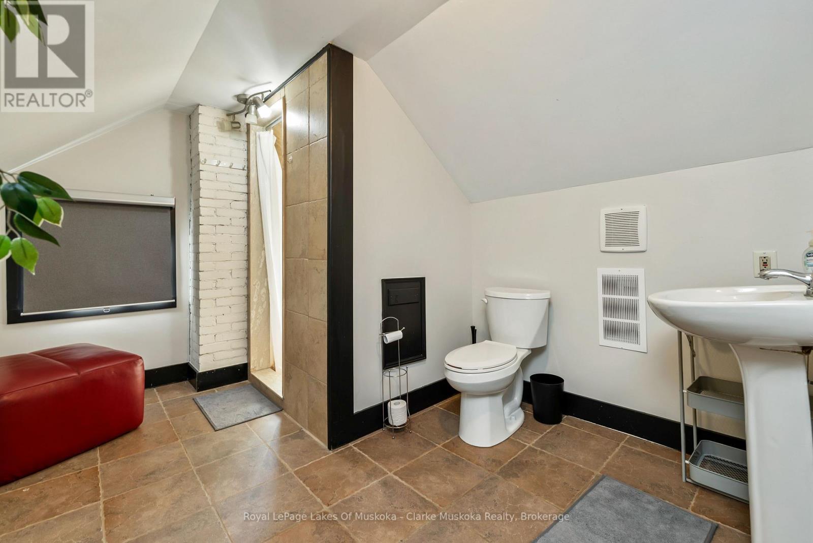 3173 Muskoka Rd 169, Muskoka Lakes (Medora), ON