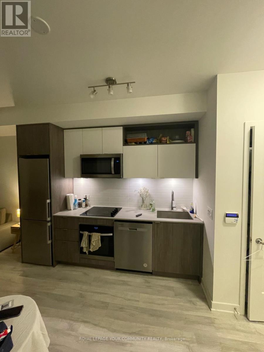 335 W - 135 Lower Sherbourne Street, Toronto, ON - Indoor Photo Showing Kitchen