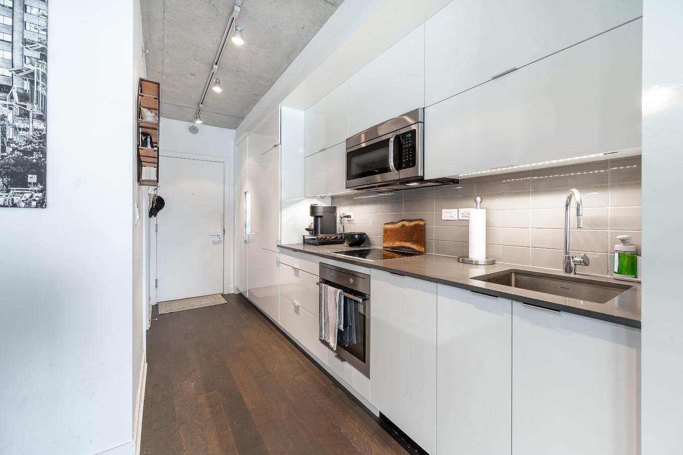 Cuisine - 910-705 Rue William, Montréal (Ville-Marie), QC - Indoor Photo Showing Kitchen