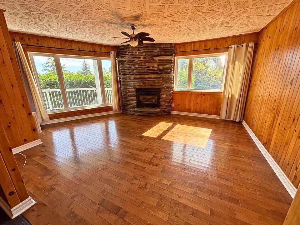 Salon - 87 - 91 Mtée D'Autray, Lanoraie, QC - Indoor Photo Showing Living Room With Fireplace