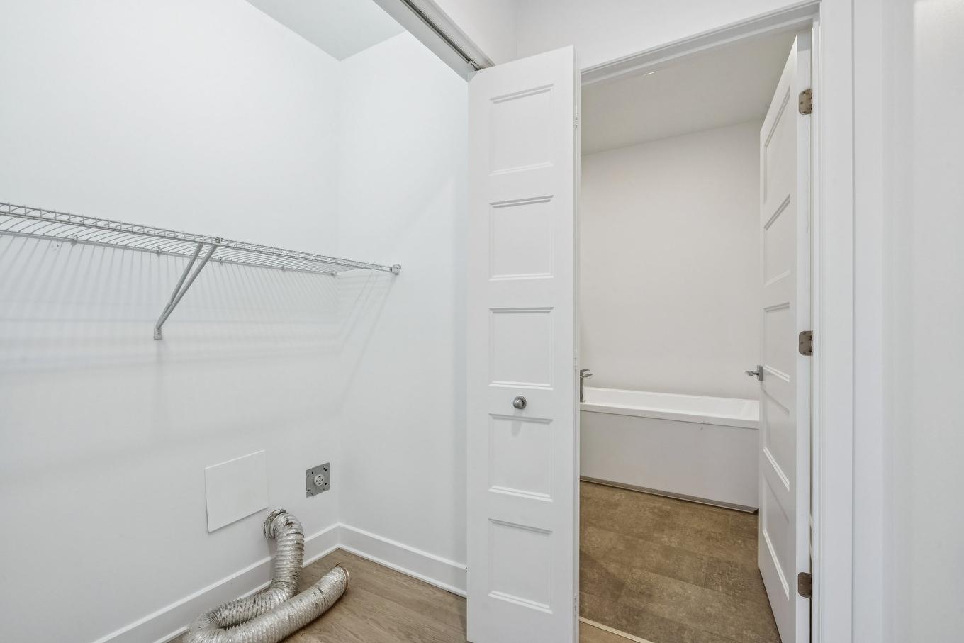 Laundry room - 6-576 Rue Salaberry, Beauharnois, QC - Indoor With Storage