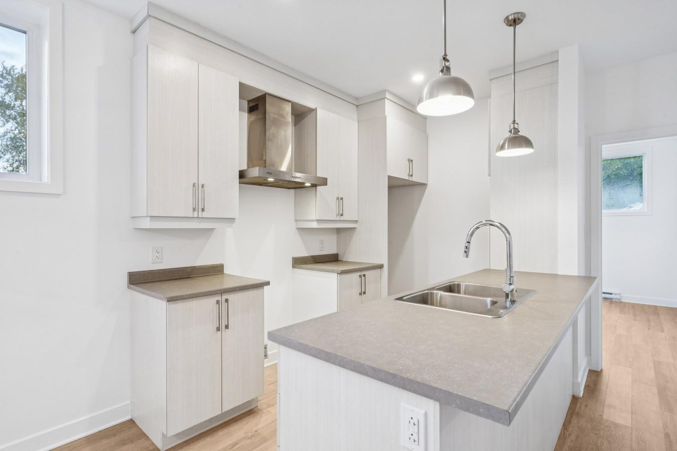 Kitchen - 6-576 Rue Salaberry, Beauharnois, QC - Indoor Photo Showing Kitchen With Double Sink